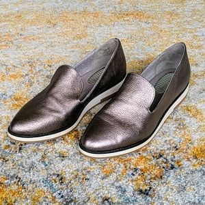 Women's size 7 com+sens, worn twice.